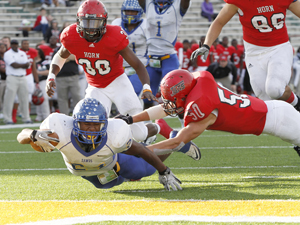 Seniors lead wild Cove comeback over Horn